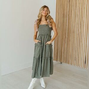 NWT green floral tie strap midi dress